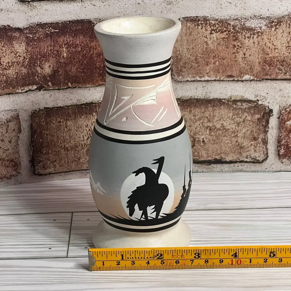 Vintage Handmade Handpainted And Engraved Navajo Vase Artist Signed By Jaycee
